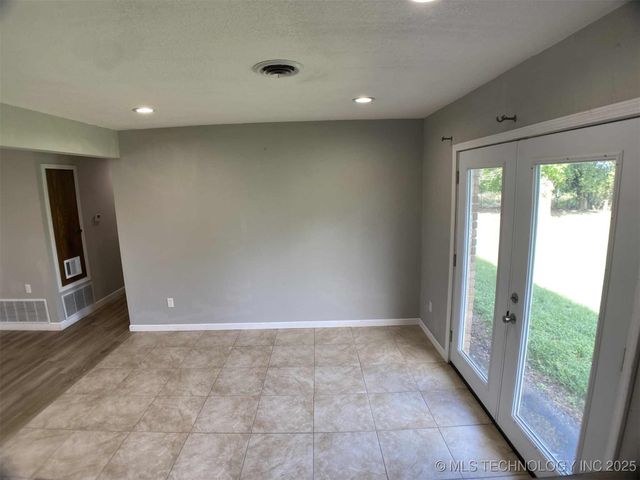 63400 E 120 Road, Miami, OK 74354