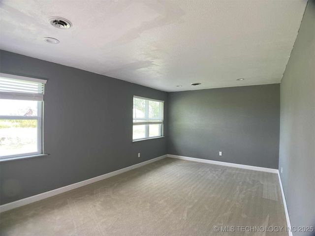 63400 E 120 Road, Miami, OK 74354