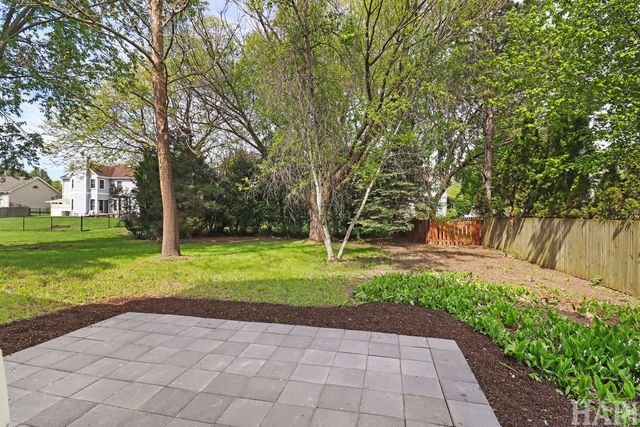 1420 Madison Drive, Buffalo Grove, IL 60089