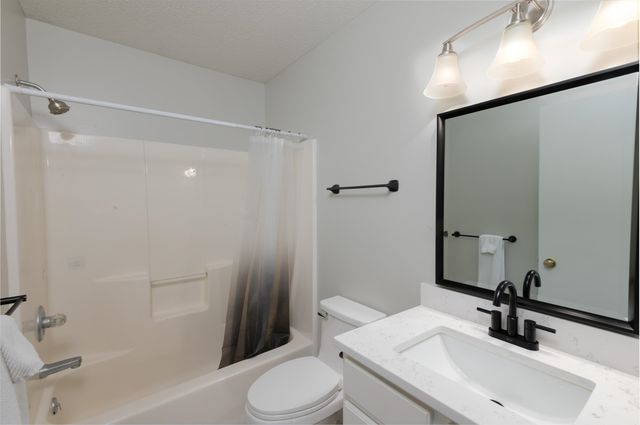 3206 Rivulet Run, Fort Wayne, IN 46818