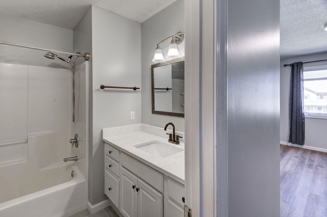 3206 Rivulet Run, Fort Wayne, IN 46818