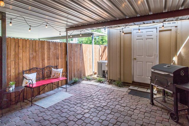 33 E Townhouse Lane 30, Grand Prairie, TX 75052