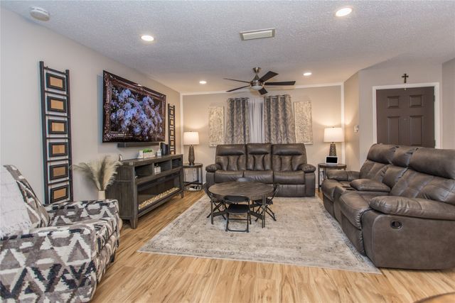 33 E Townhouse Lane 30, Grand Prairie, TX 75052