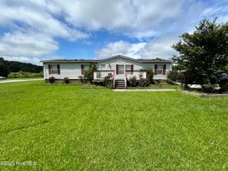 2925 Nc 33, Grimesland, NC 27837