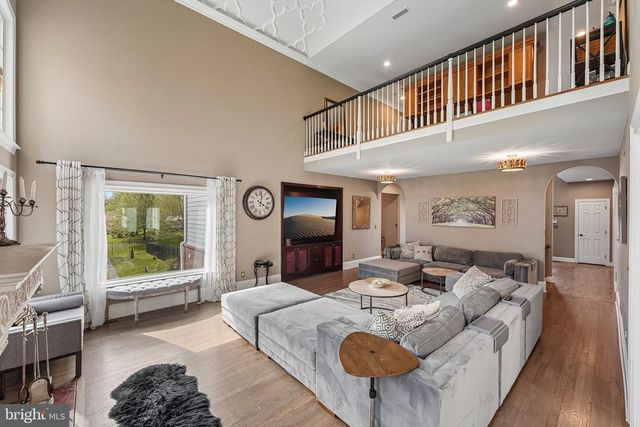 8 KEITHWOOD CT, Titusville, NJ 08560