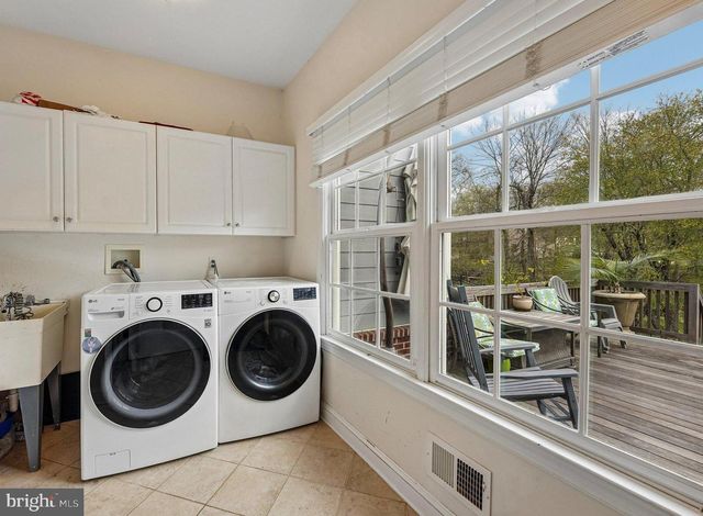 8 KEITHWOOD CT, Titusville, NJ 08560
