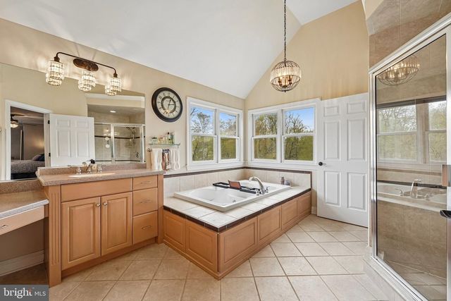 8 KEITHWOOD CT, Titusville, NJ 08560