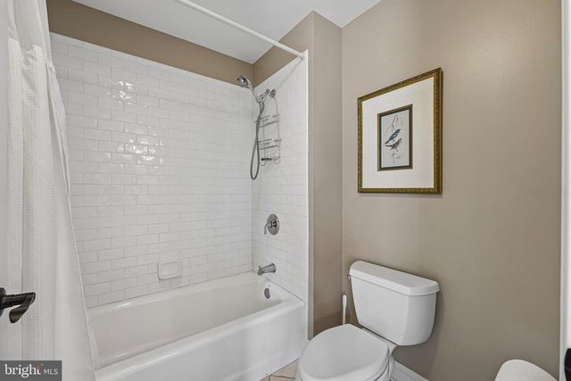 8 KEITHWOOD CT, Titusville, NJ 08560