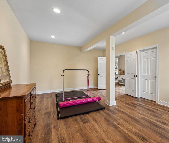8 KEITHWOOD CT, Titusville, NJ 08560