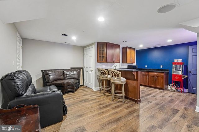 8 KEITHWOOD CT, Titusville, NJ 08560