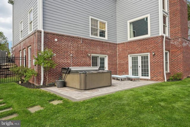 8 KEITHWOOD CT, Titusville, NJ 08560