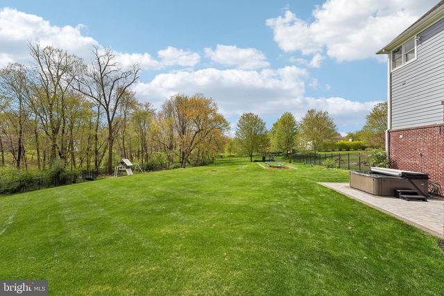 8 KEITHWOOD CT, Titusville, NJ 08560