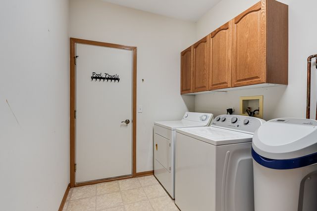 676 S Wellston Lane, Romeoville, IL 60446