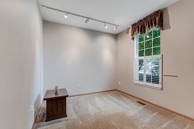 676 S Wellston Lane, Romeoville, IL 60446