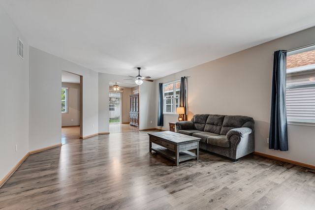 676 S Wellston Lane, Romeoville, IL 60446