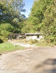 181 E Woodcrest Drive, Jackson, MS 39212