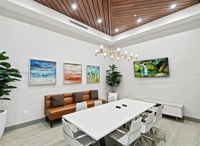 3991 NW 82nd Ave 1-136, Cooper City, FL 33024