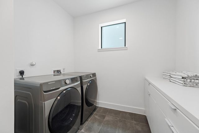 2239 N Macgregor Way, Houston, TX 77004