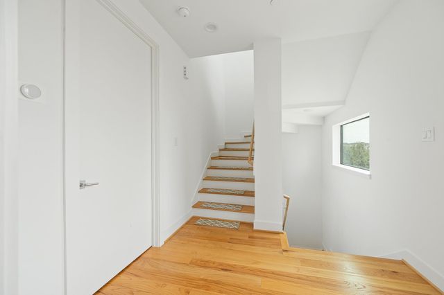 2239 N Macgregor Way, Houston, TX 77004