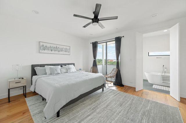 2239 N Macgregor Way, Houston, TX 77004