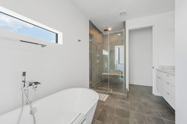 2239 N Macgregor Way, Houston, TX 77004