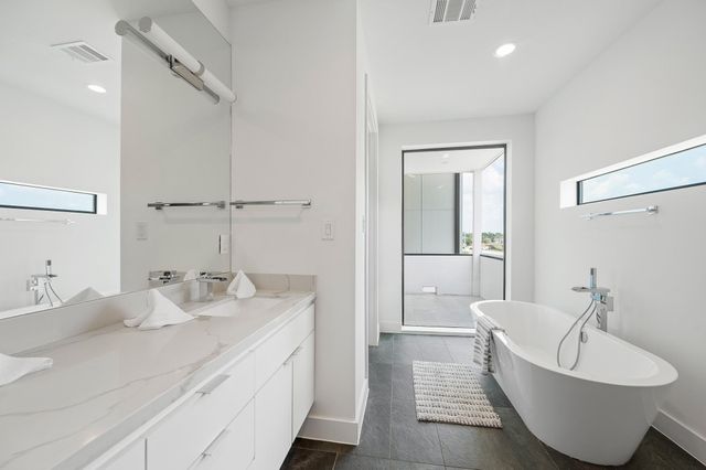 2239 N Macgregor Way, Houston, TX 77004