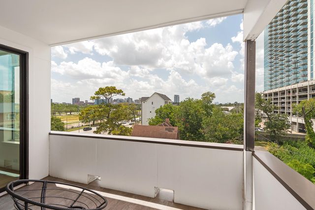 2239 N Macgregor Way, Houston, TX 77004