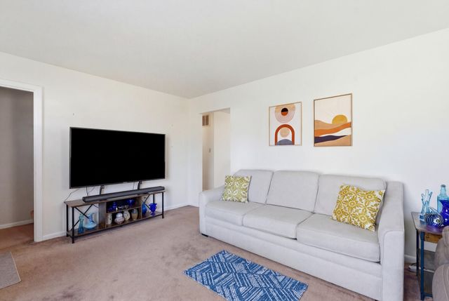 628 Hi Crest Drive, Lexington, KY 40505