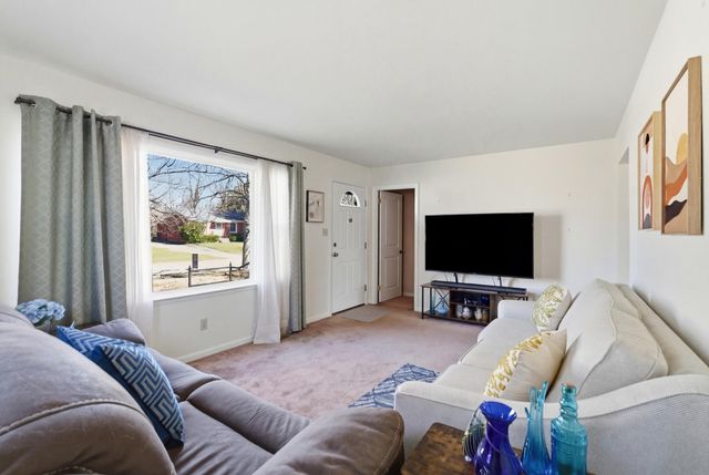 628 Hi Crest Drive, Lexington, KY 40505