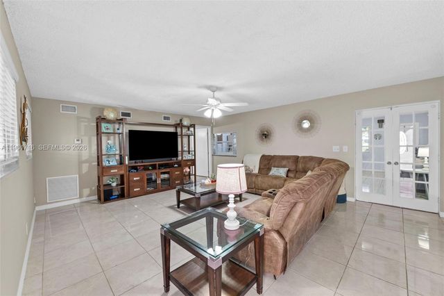 1916 N 36th Ave, Hollywood, FL 33021