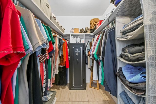 1916 N 36th Ave, Hollywood, FL 33021