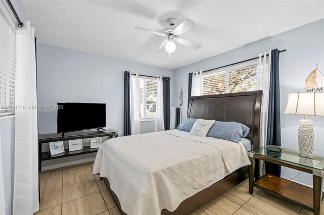 1916 N 36th Ave, Hollywood, FL 33021