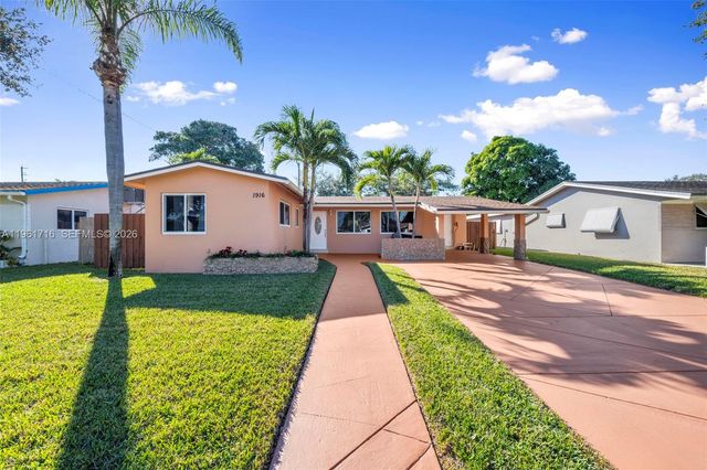 1916 N 36th Ave, Hollywood, FL 33021