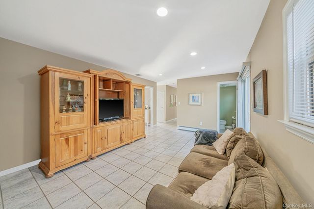 3 Mount Marcy Avenue, Farmingville, NY 11738