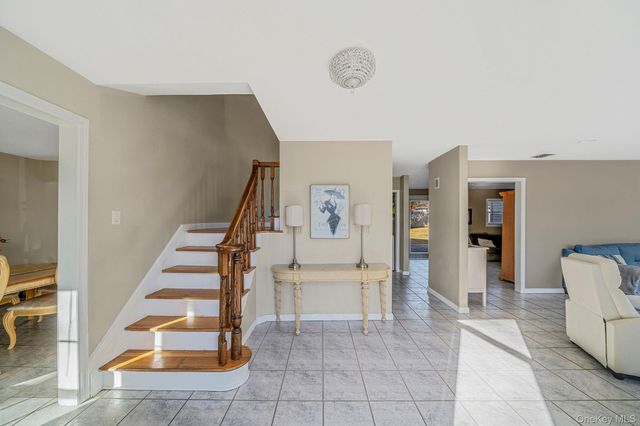 3 Mount Marcy Avenue, Farmingville, NY 11738