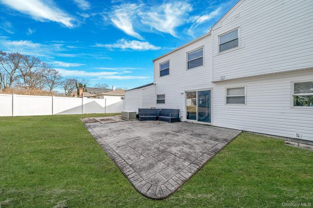 3 Mount Marcy Avenue, Farmingville, NY 11738