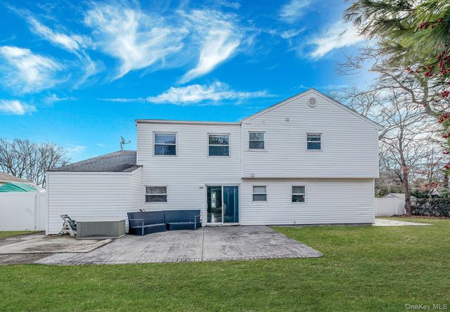 3 Mount Marcy Avenue, Farmingville, NY 11738