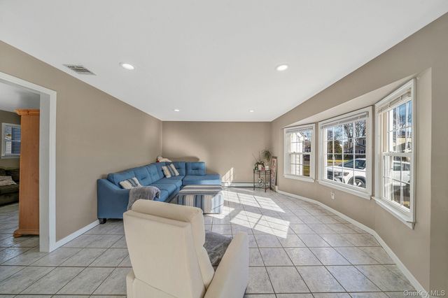 3 Mount Marcy Avenue, Farmingville, NY 11738