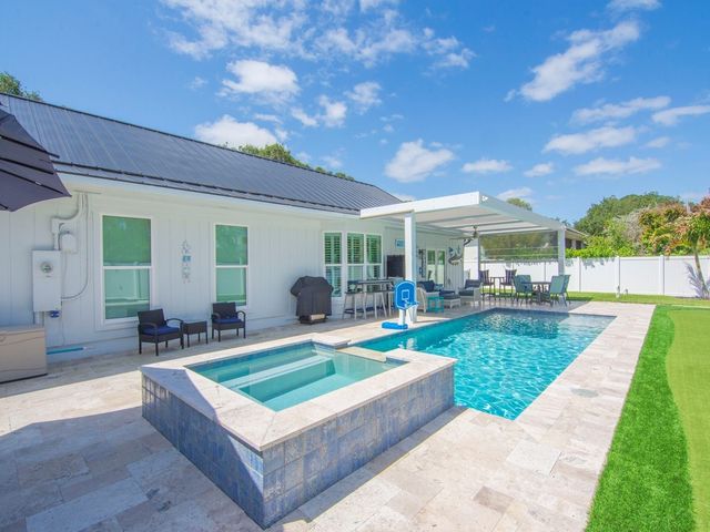 1500 Smugglers Cove, Vero Beach, FL 32963
