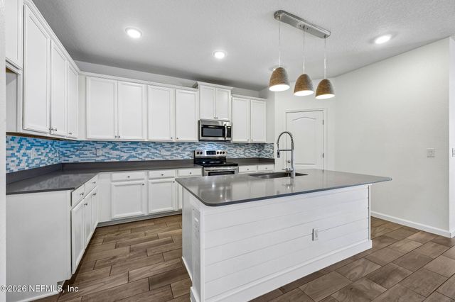 1306 KENDALL Drive, Jacksonville, FL 32211