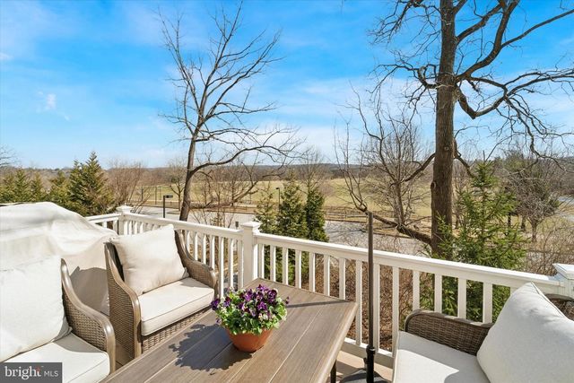 34 PARKVIEW CIRCLE, Wayne, PA 19087