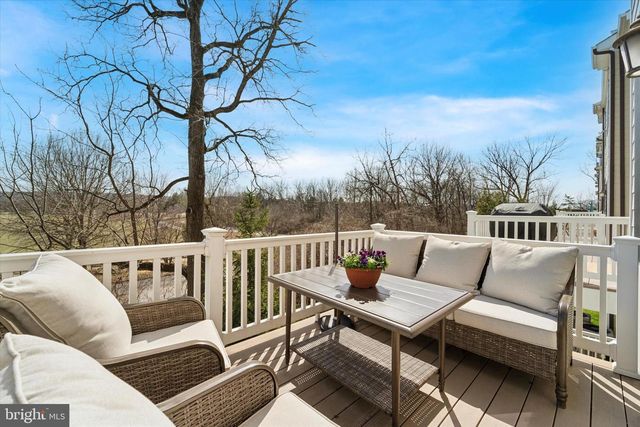 34 PARKVIEW CIRCLE, Wayne, PA 19087