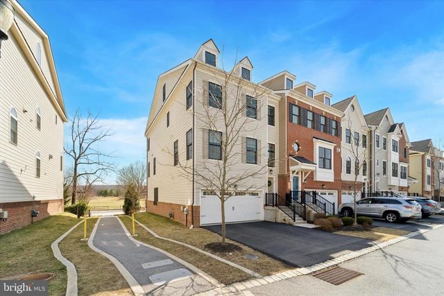 34 PARKVIEW CIRCLE, Wayne, PA 19087