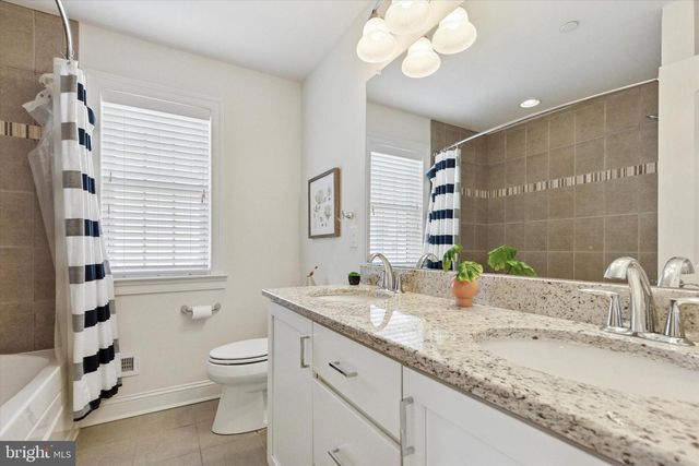34 PARKVIEW CIRCLE, Wayne, PA 19087