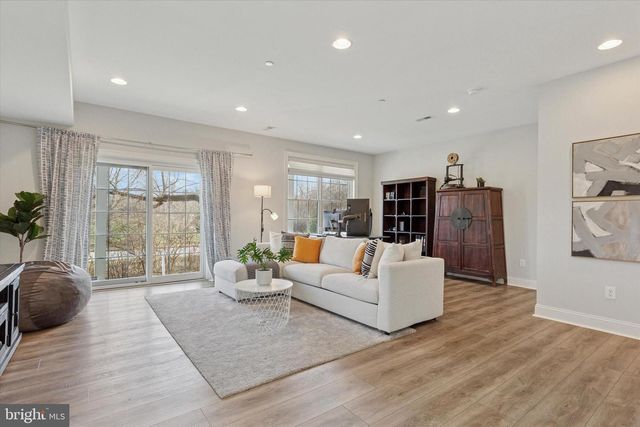 34 PARKVIEW CIRCLE, Wayne, PA 19087