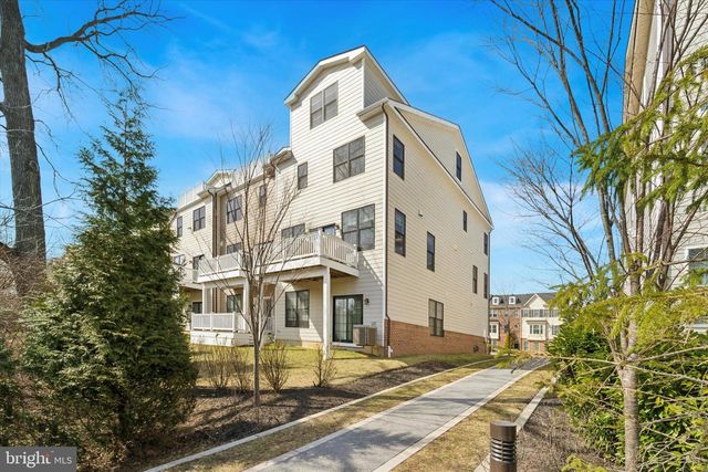 34 PARKVIEW CIRCLE, Wayne, PA 19087