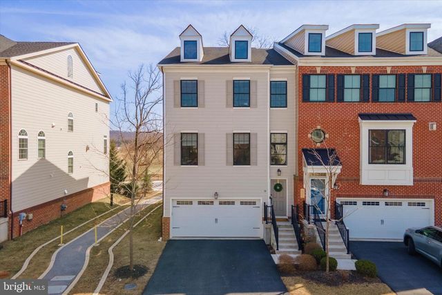 34 PARKVIEW CIRCLE, Wayne, PA 19087