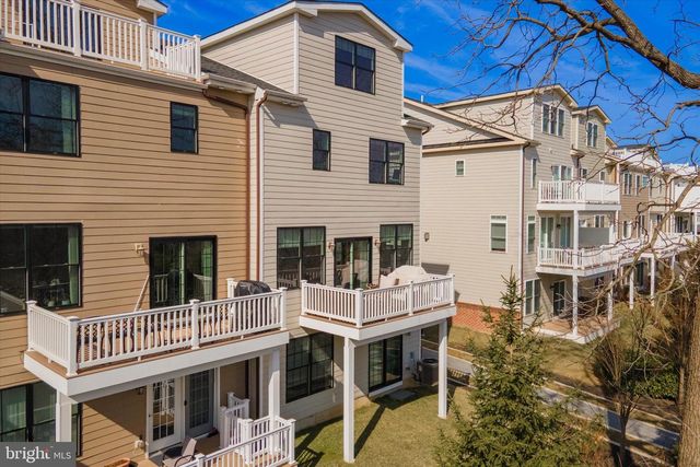 34 PARKVIEW CIRCLE, Wayne, PA 19087