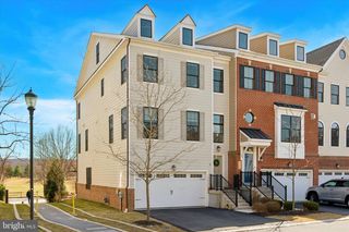 34 PARKVIEW CIRCLE, Wayne, PA 19087