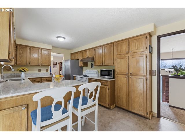 2095 Nw 3RD St, Gresham, OR 97030